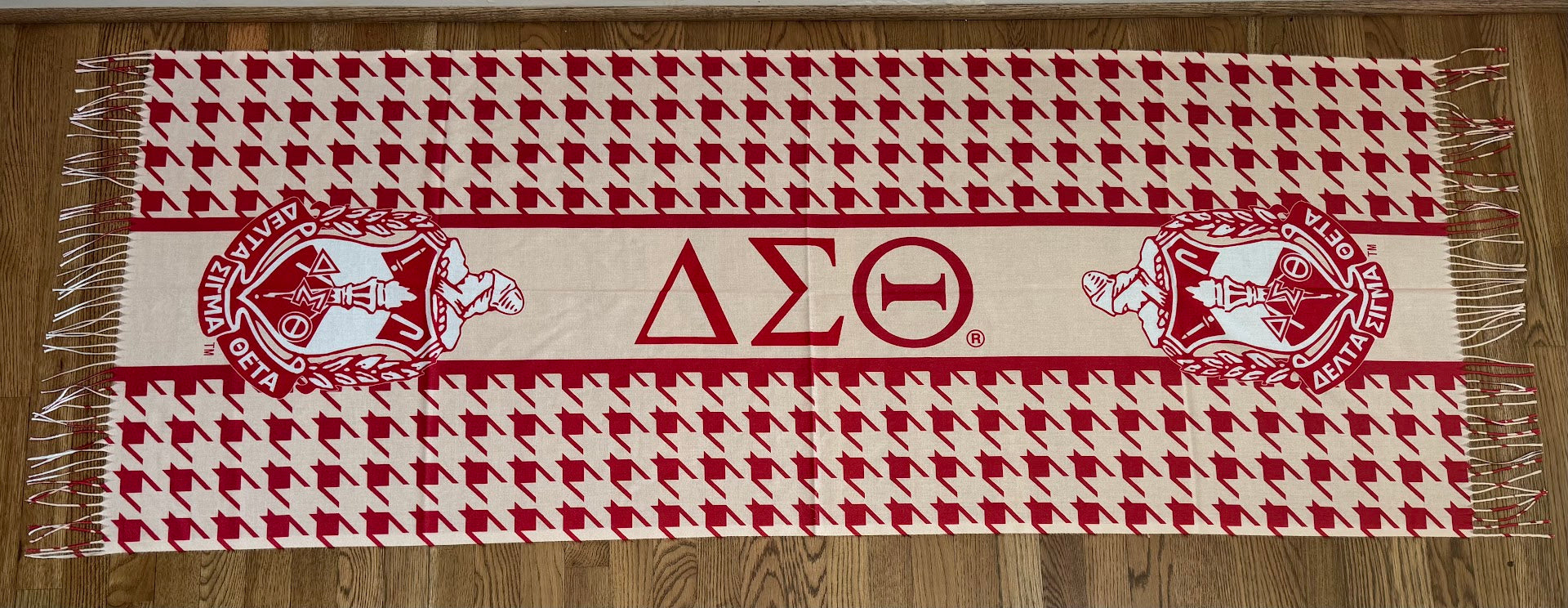 Delta Sigma Theta Houndstooth Shawl