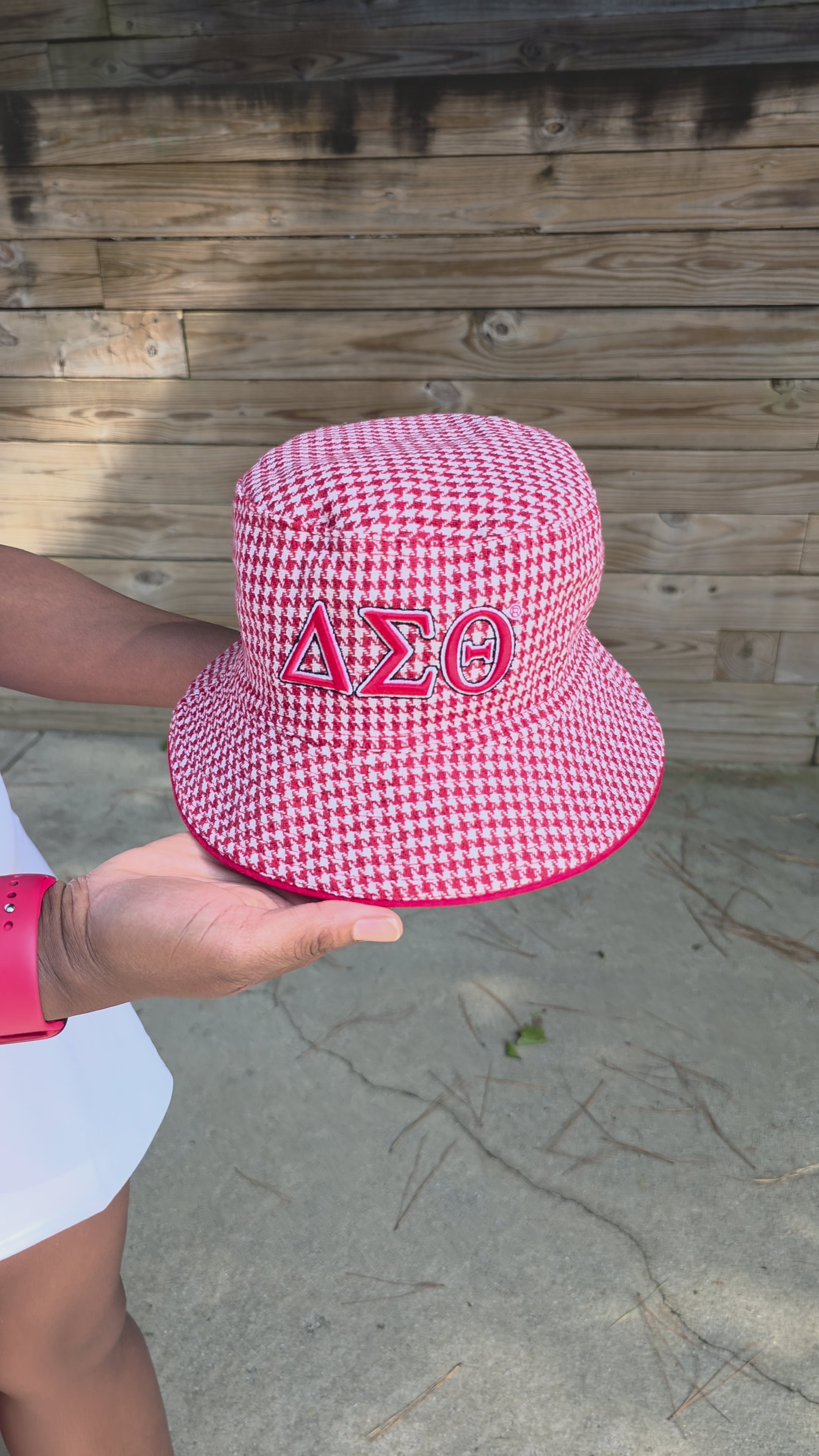 Delta Reversible Houndstooth Bucket Hat
