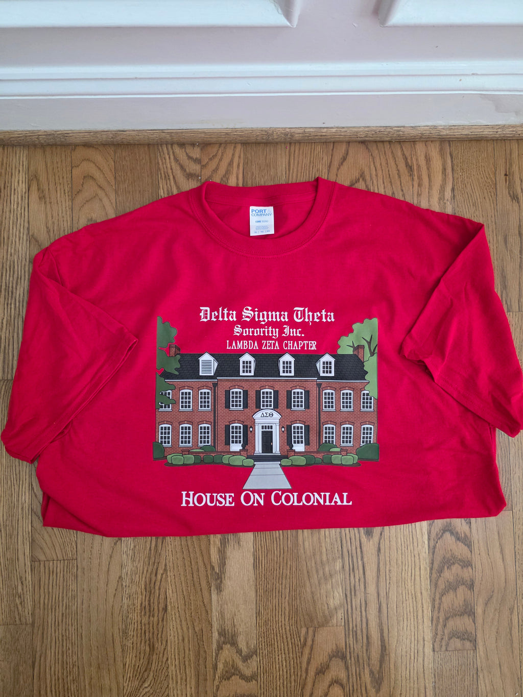 Lambda Zeta House On Colonial T-shirt